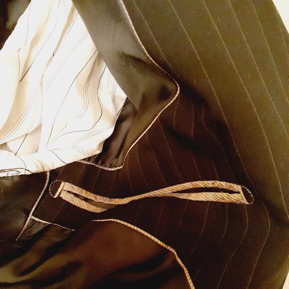 Artine Crystal Scorpion Back Blazer - Picture 6 of 12